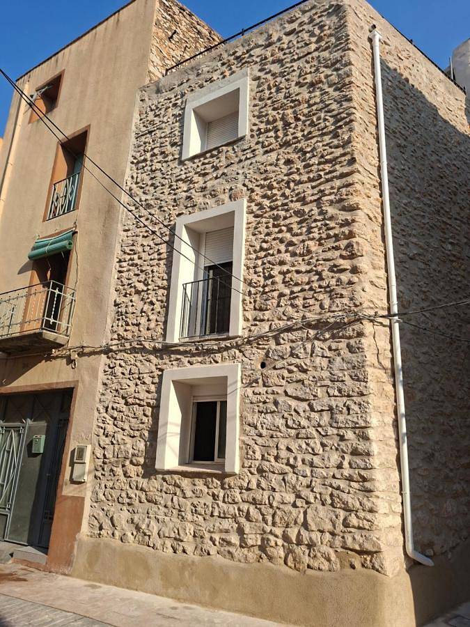 Casa rural para 6 personas, con Balcón además de Terraza y Vistas en Canet lo Roig
