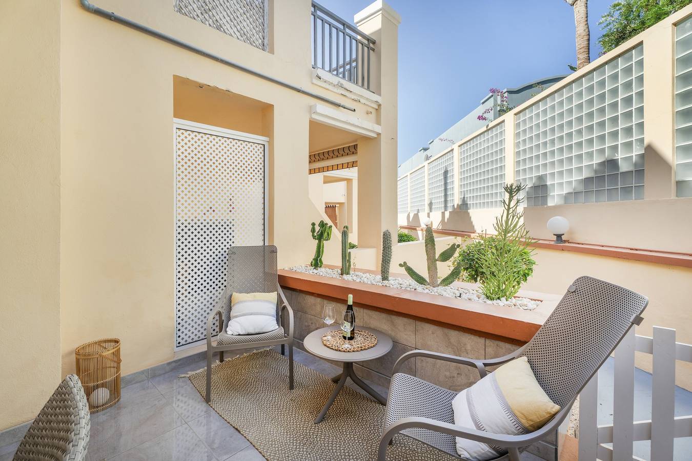 Apartamento entero, Apartamento Vacacional 'Yucca Park 1 Bed' con Terraza Privada, Wi-Fi y Aire Acondicionado in Playa del Duque, Adeje