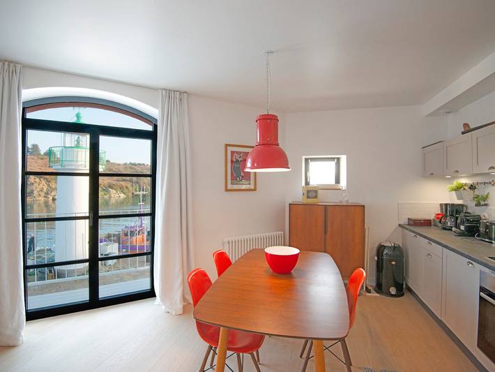 Apartamento entero, Elegante apartamento moderno con vistas al puerto en Sauzon in Sauzon, Côte des Mégalithes