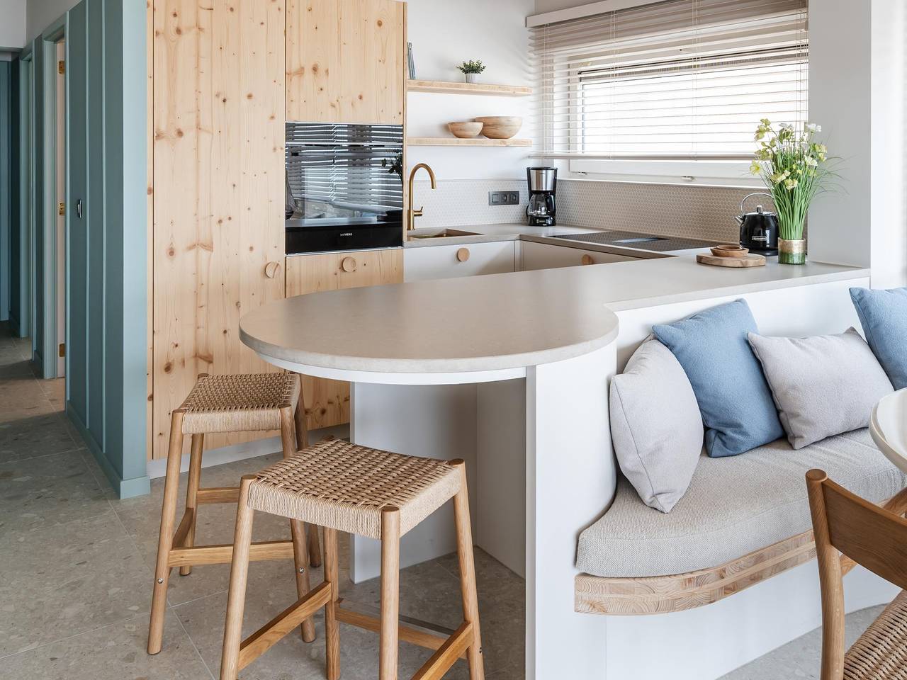 Geheel appartement, Zonnig hoekappartement met luxe zeezicht in Blankenberge, Belgische Kust