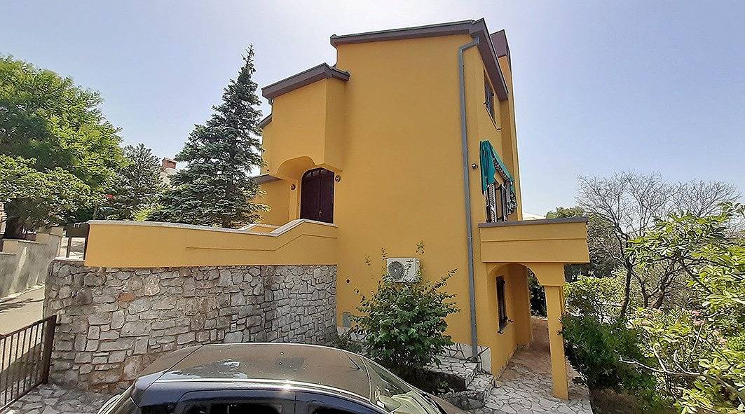 Ganze Wohnung, 2-Zimmer-Ferienwohnung mit Terrasse Klenovica, Novi Vinodolski A-23926-a in Klenovica, Primorje-Gorski Kotar