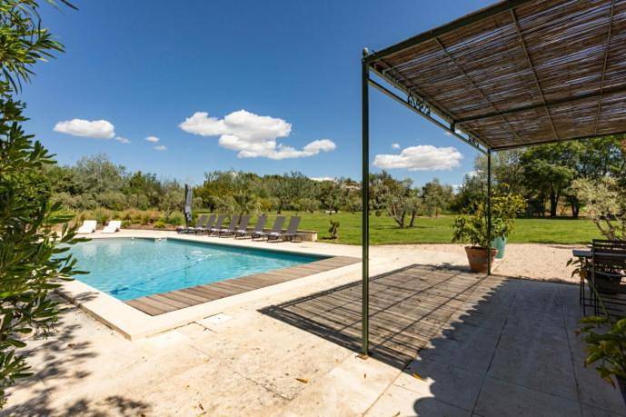 Chambre d’hôte pour 4 personnes, avec vue ainsi que piscine et jardin à Maussane-les-Alpilles - 2