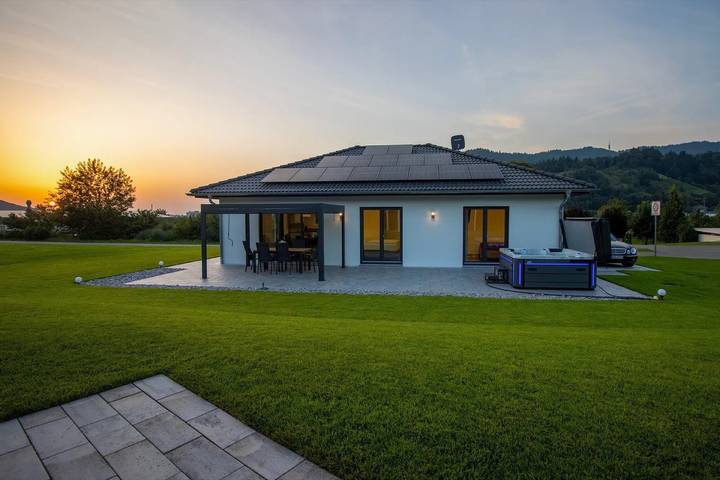 Holiday apartment for 6 people, with garden and sauna as well as hot tub - 1