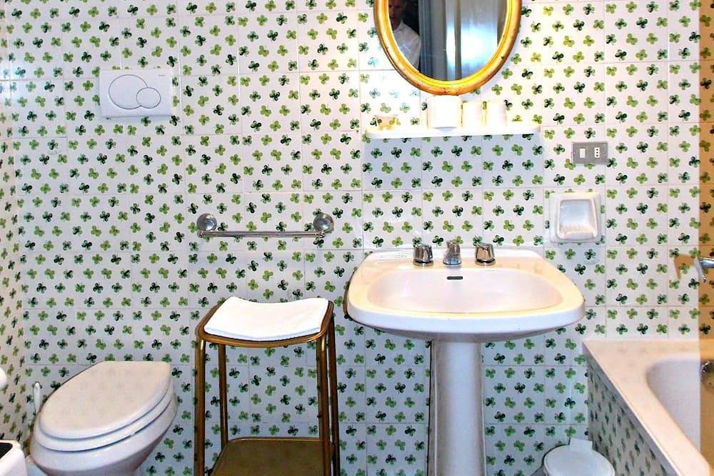 Accogliente appartamento in villa per 6 persone con piscina, Wifi, Tv e vista panoramica in Mugello, Scarperia e San Piero