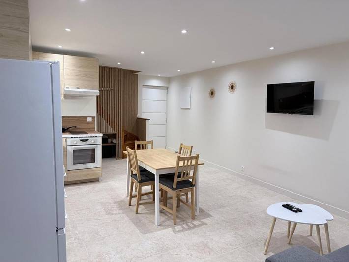 Gîte pour 4 personnes, avec terrasse à Neuville-sur-Saône