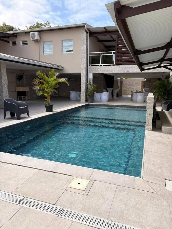 Appart’hôtel pour 2 personnes, avec piscine et jacuzzi ainsi que terrasse et sauna - 1