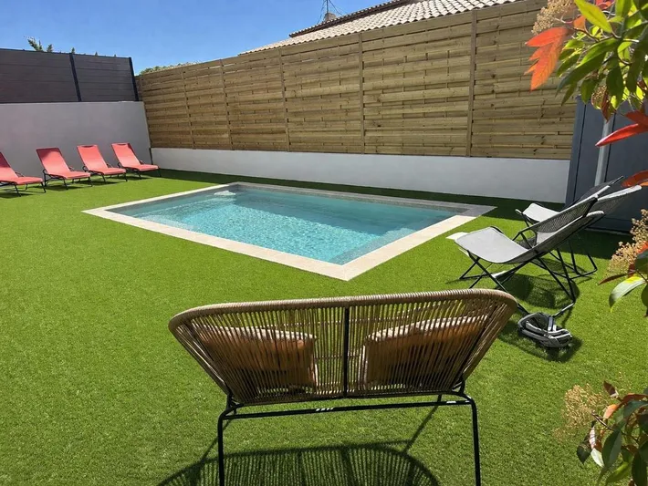Chalet para 8 personas, con vistas además de piscina y jardín - 1