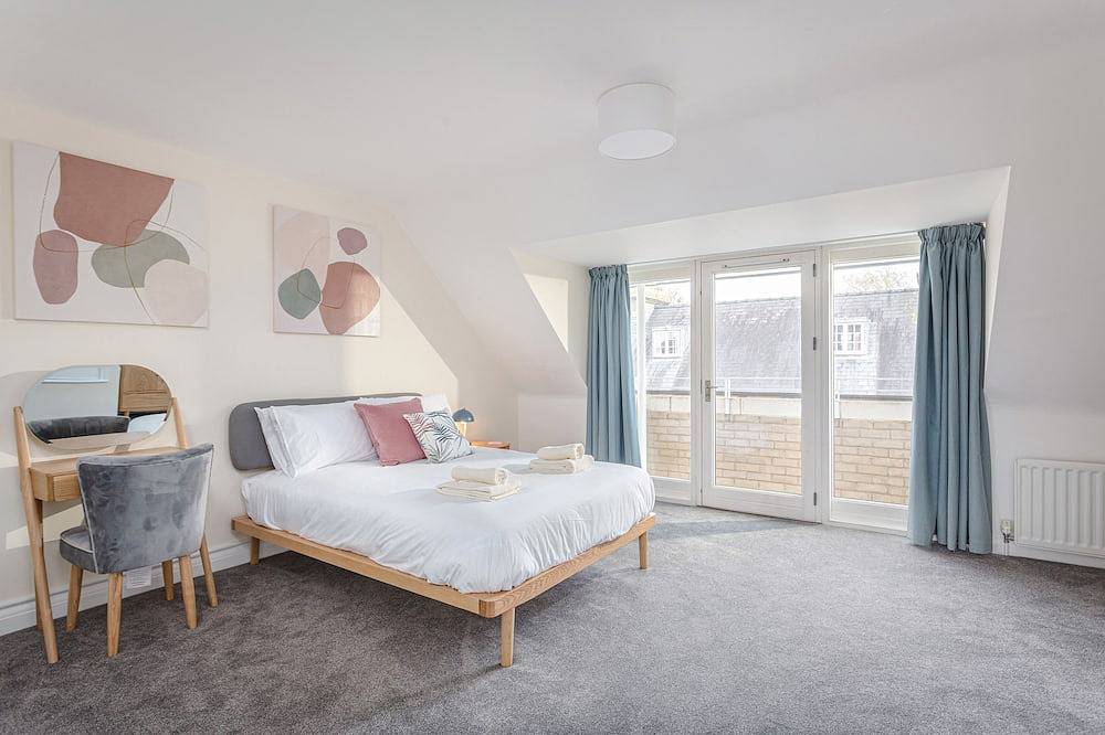 3 Bedroom Jesus Green Townhouse with Parking in Market Ward, Cambridge