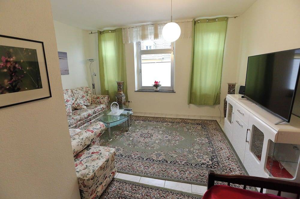 Ganze Wohnung, City-Wohnung 2 - Direkt an der Fußgängerzone und dem Schlosspark Brühl gelegen in Phantasialand, Brühl