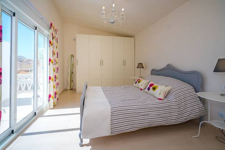 Deux chambres à coucher villa avec piscine privée. in Orihuela, Costa Blanca
