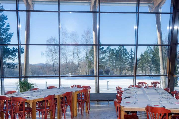 Club vacances pour 2 personnes, avec jardin ainsi que terrasse et piscine en Auvergne - 2