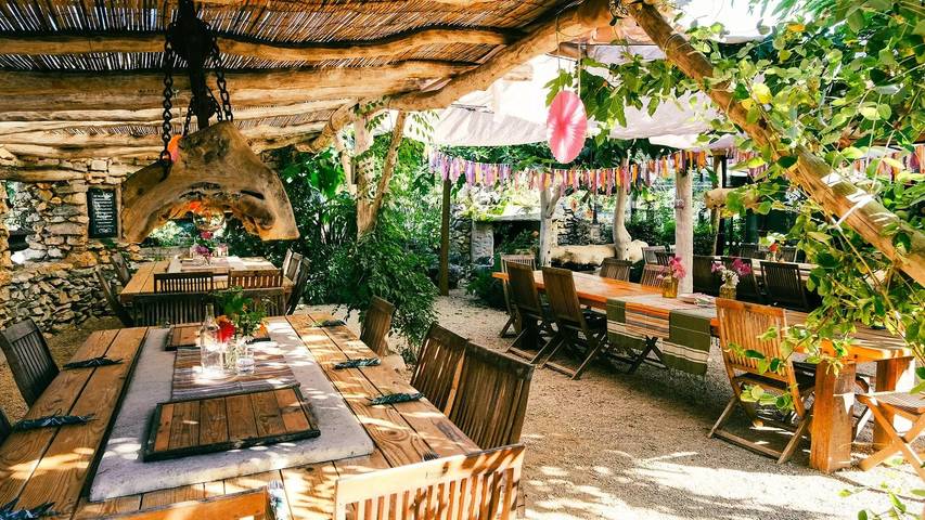 Camping pour 4 personnes, avec Terrasse