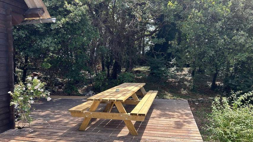 Gîte pour 10 personnes, avec vue ainsi que piscine et jardin, animaux acceptés à Roussas - 2
