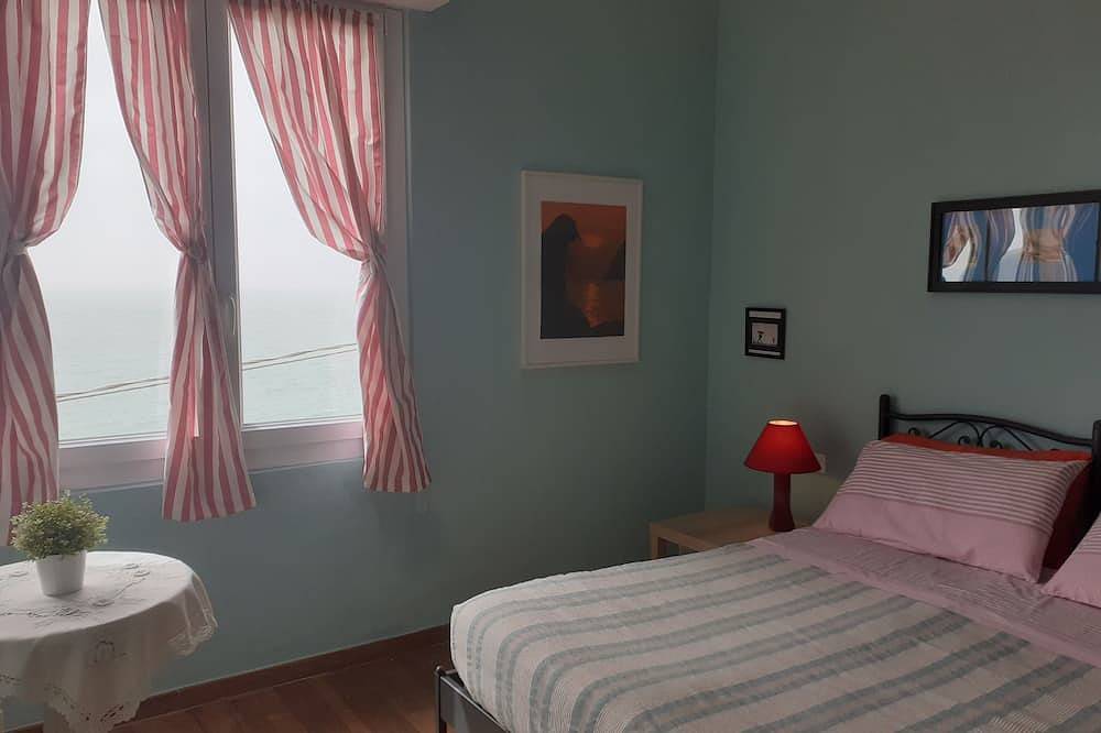 Entire apartment, Arianna'S House full of light and sunshine in beautiful Corniglia (Cinque Terre) in Corniglia, Comune di Vernazza