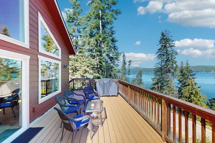 Vacation house for 12 people, with lake view and balcony, kid friendly in Idaho