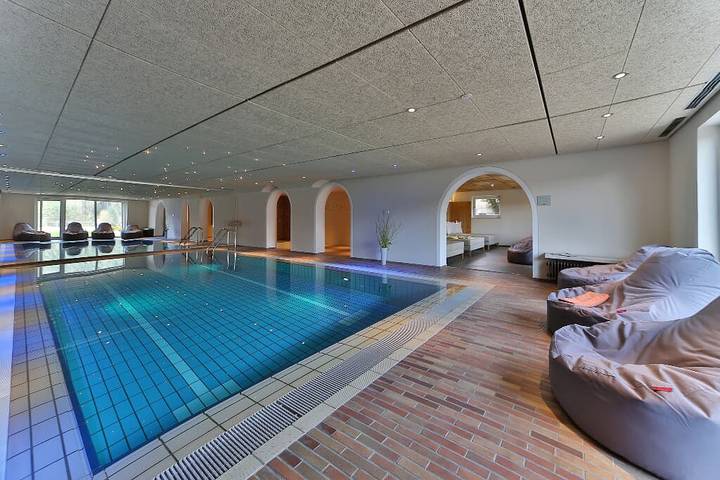 Hotel für 2 Personen, mit Balkon/Terrasse und Whirlpool sowie Terrasse und Garten in Stamsried - 4