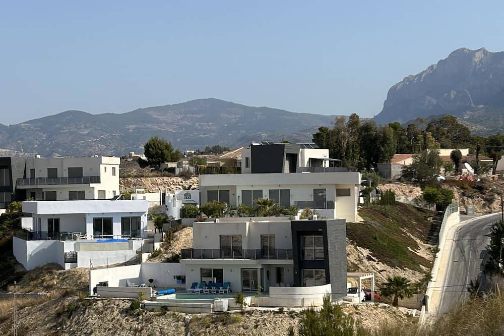 Moderne neue Villa mit privatem beheiztem Pool in Busot, Costa Blanca