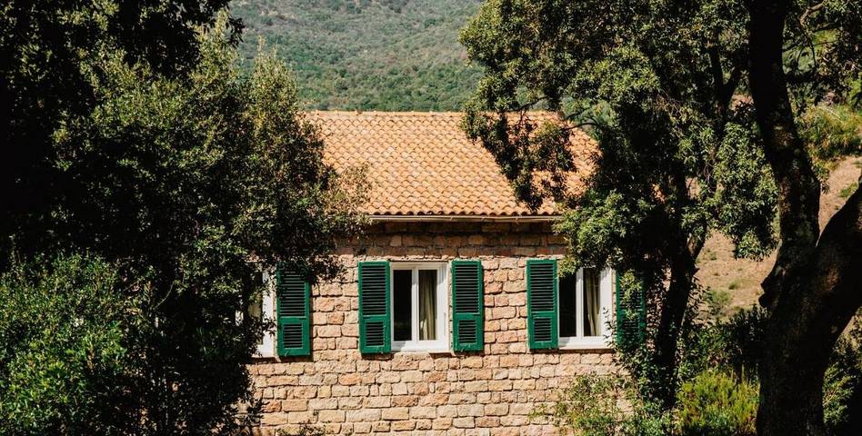 Location de vacances pour 2 personnes, avec piscine ainsi que vue et jardin à Serriera - 4