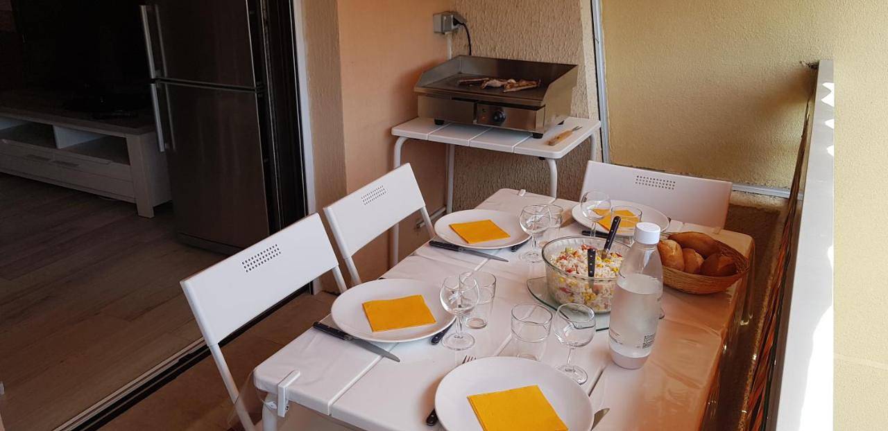 Appartement entier, One-Bedroom Apartment in Fréjus, Côte méditerranéenne (France)