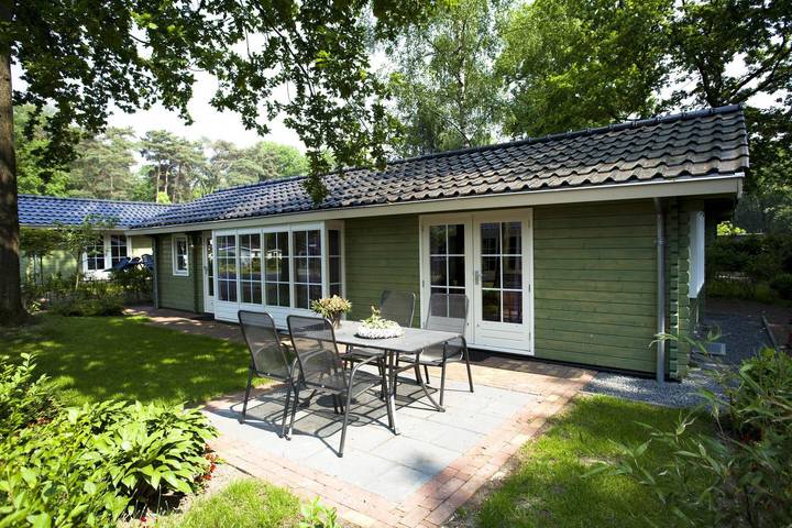 Vakantiehuis voor 4 personen, with Balkon/Terras and Terras as well as Tuin and Zwembad in Belfeld