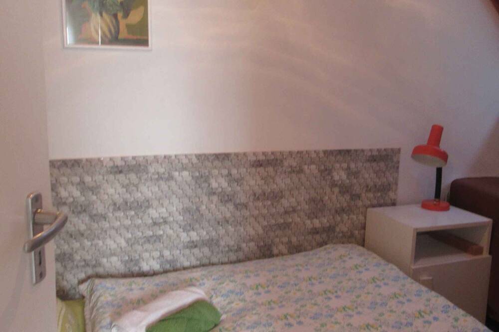 Casa de vacaciones con jardín y a solo 300 m de la playa in Csopak, Balatonfüredi járás
