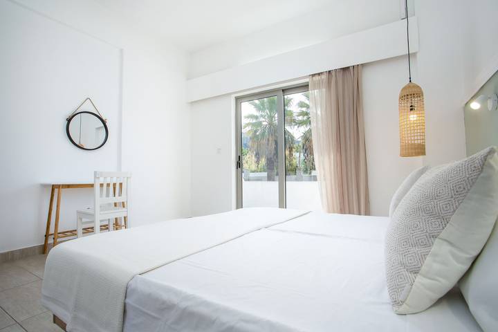 Gîte pour 2 personnes, avec piscine ainsi que balcon et jardin à Faliráki - 3