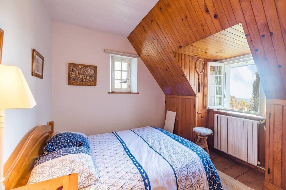 Ganze Wohnung, Family home with sea view: garden & beach nearby in Ploubazlanec, Côte de Goëlo