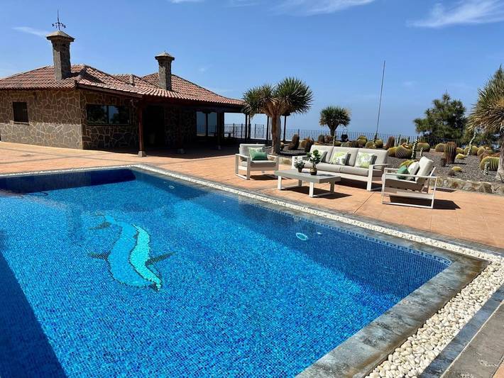 Chalet voor 6 personen, with zwembad and tuin as well as uitzicht op zee in Zuid Tenerife