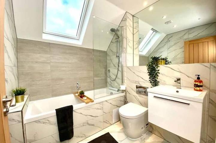 Beautiful New 3 bedroom house - garden & parking in Dorset