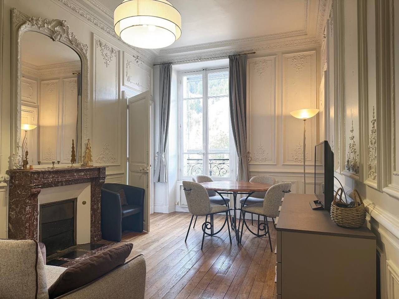 Ganze Wohnung, T2 Apartment in Mont-Dore, 4 Pers, Bergblick in Mont-Dore, Regionaler Naturpark Volcans d'Auvergne