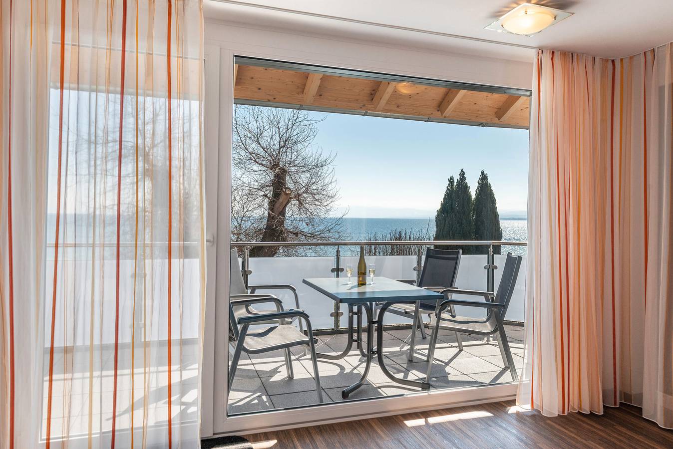 Ganze Wohnung, Appartements Typ A2, 45 qm für 1-4 Personen max. 2 Erwachsene + 2 Kinder bis 17 Jahre in Immenstaad, Immenstaad am Bodensee