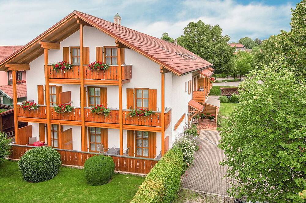 Ganze Wohnung, Maisonette-Ferienwohnung mit Balkon im Kurort Bad Birnbach in Bad Birnbach, Bayerische Golf und Thermenland