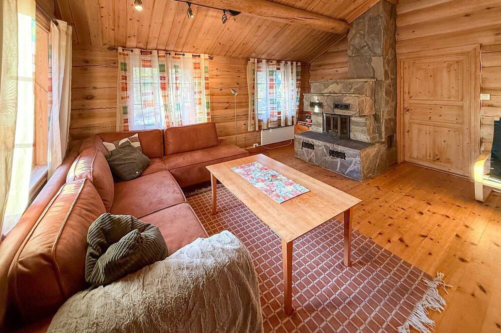 3 bedroom amazing home in Dølemo in Tveitvatnet, Åmli