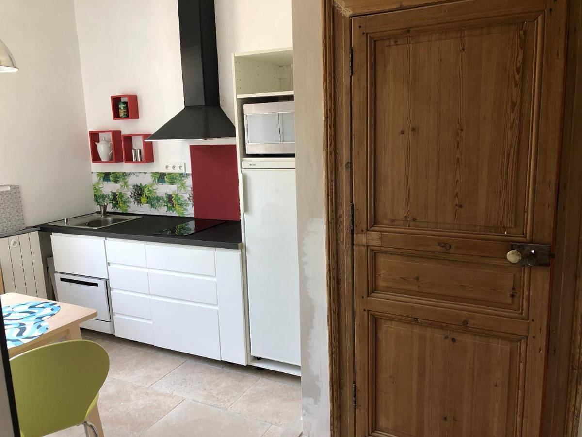 Appartement entier, Two-Bedroom Apartment in Saint-Georges-d'Orques, Côte méditerranéenne (France)