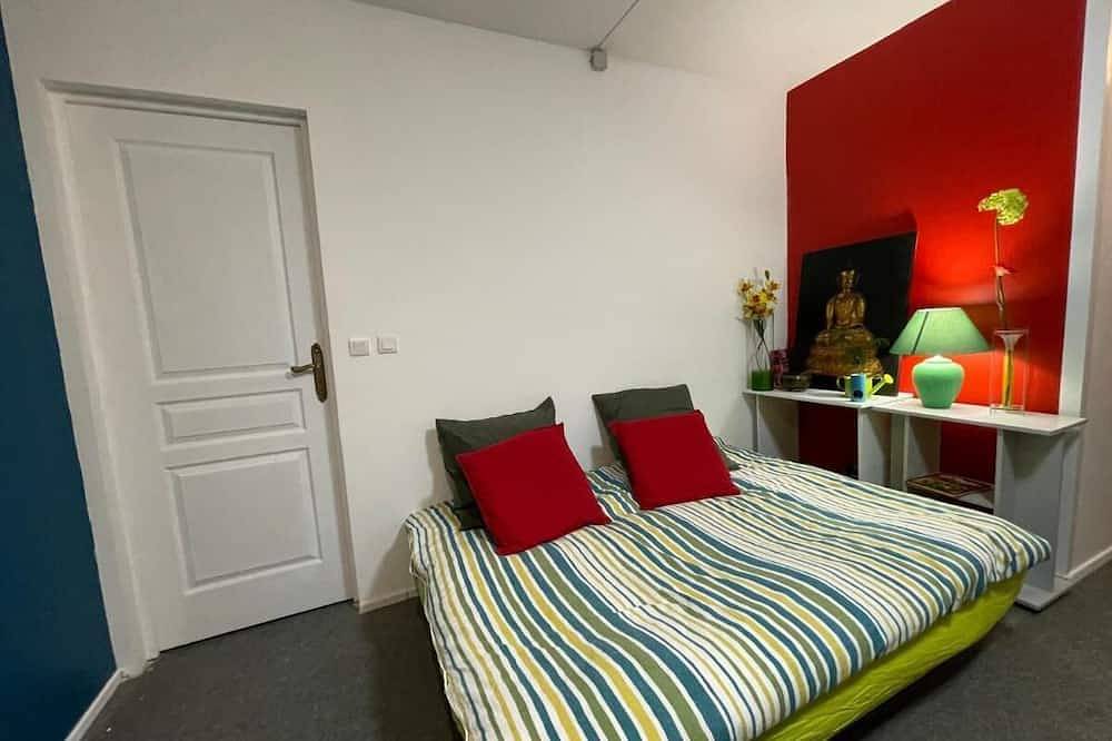 Entire apartment, Apartment-Apartment-Ensuite with Bath-Balcony in Clermont-Ferrand, Volcans d'Auvergne Regional Nature Park