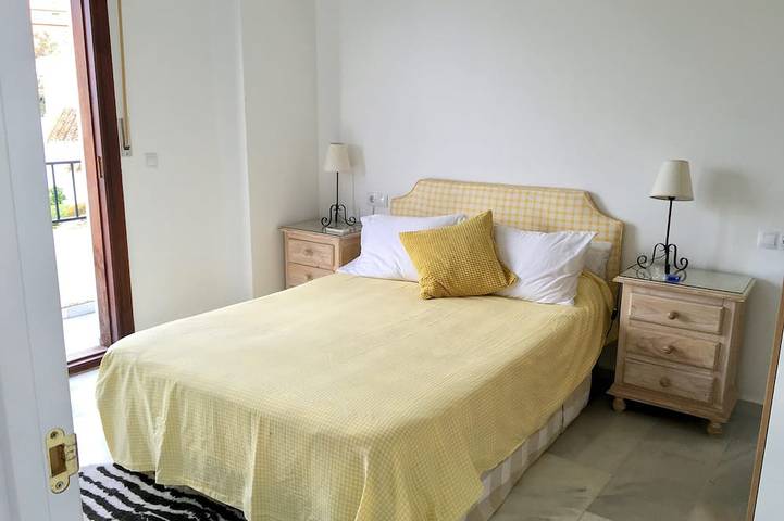 Sunny villa with pool, 3 bed 3 bath, sea views in Hacienda Las Chapas, Marbella