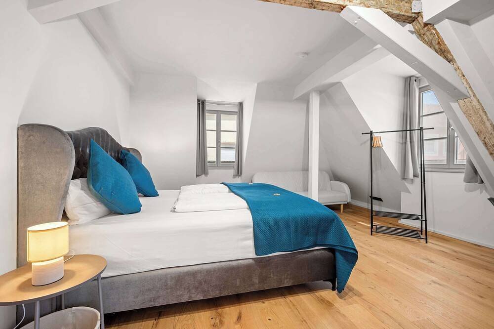 Ganze Wohnung, Lit Living: Luxus – Box Spring – Terrasse – Parkplatz in Grünstadt, Saar-Nahe-Bergland