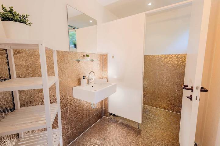 Chalet für 20 Personen, mit Garten und Whirlpool sowie Balkon und Pool, mit Haustier am Mittelrhein - 2