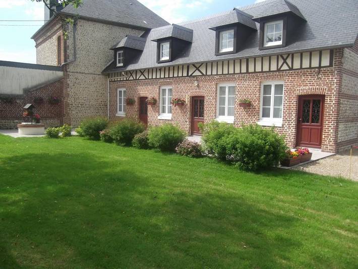 Gîte pour 8 personnes, avec Terrasse et Jardin à Écrainville
