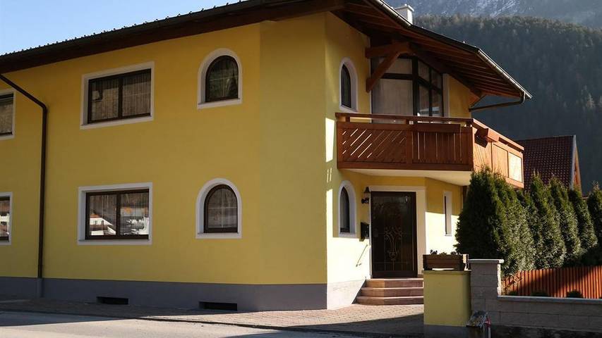 Ferienhaus für 6 Personen, mit Garten und Pool sowie Terrasse, mit Haustier im Ötztal