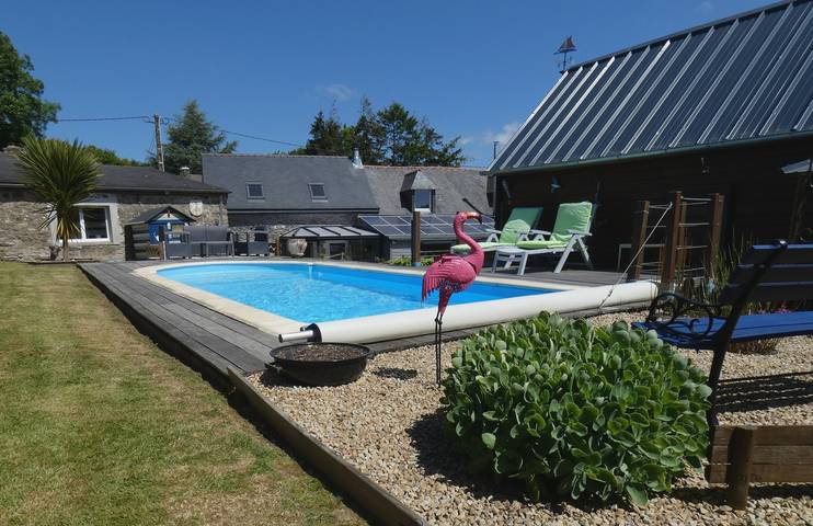 Gîte pour 2 personnes, avec jardin dans Plougonver