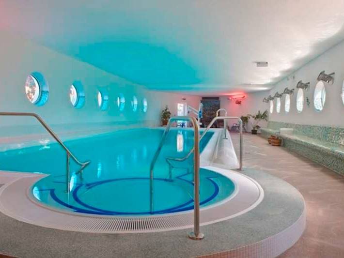 Hotel für 3 Personen, mit Balkon und Whirlpool sowie Terrasse und Garten in Koserow - 3