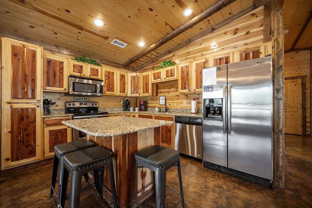 Perfect for Families/Couples | 3pmcheck-in | Playground | Hottub | No Pet Fees | in Broken Bow, Broken Bow Lake