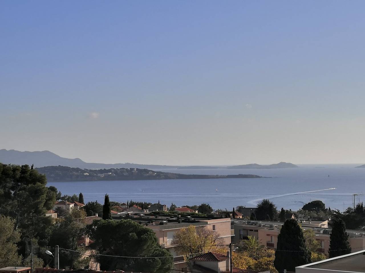 Appartement entier, Azur & Vous - T3 de standing classé 4**** in Bandol, Région de Toulon