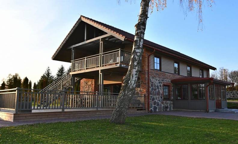 Camping voor 14 personen, with Balkon and Terras as well as Tuin and Sauna in Estland