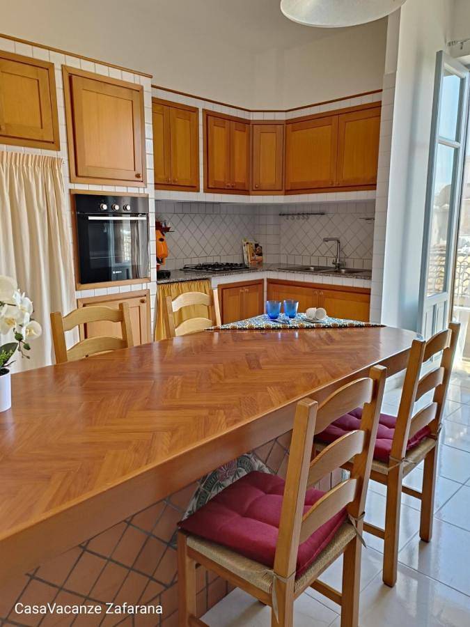 Gîte pour 6 personnes, avec balcon à Porticello