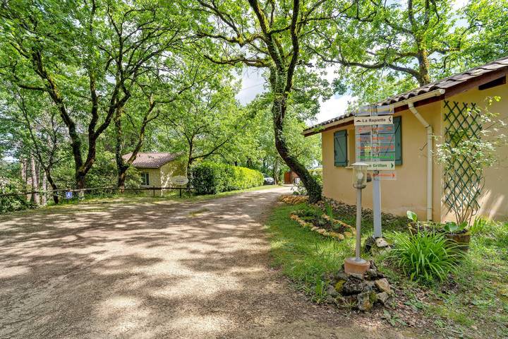 Location de vacances pour 4 personnes, avec jardin à Salignac-Eyvigues - 2