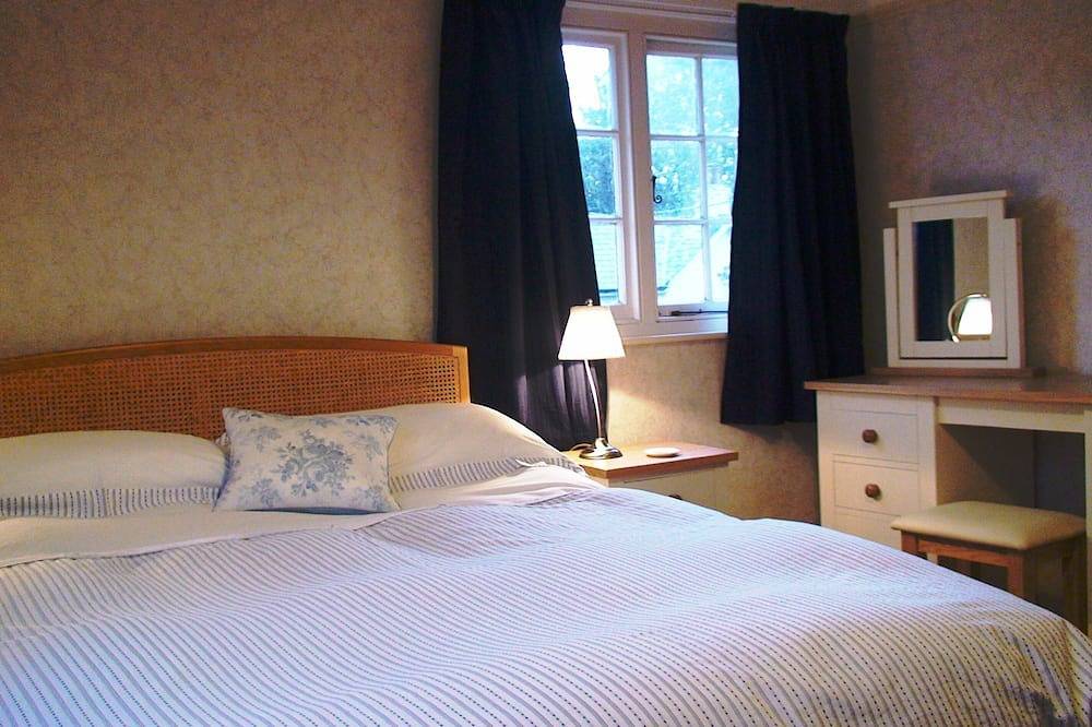 Pretty cottage with direct access to The New Forest in Burley, Hampshire