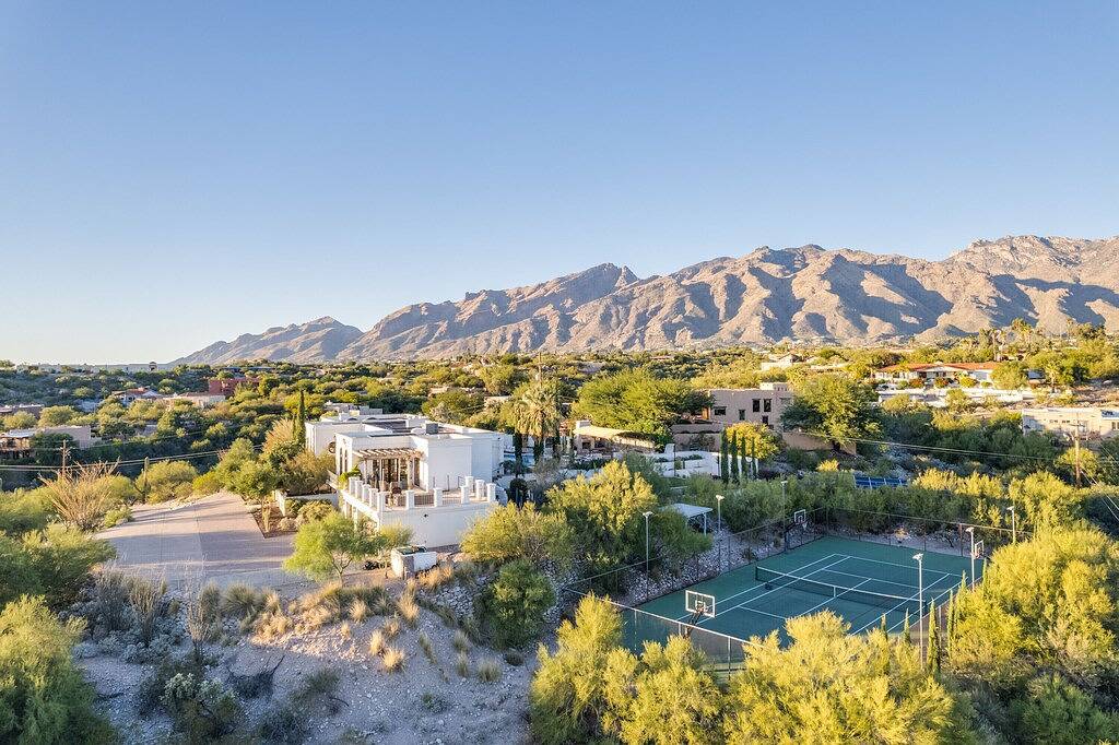 Foothills Luxury Casita with Private Pickleball Court in Catalina Foothills, Pima County