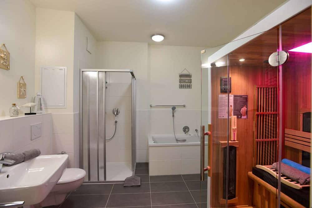 Ganze Wohnung, Penthouse Wohnung mit herrlichem Meerblick, Dachterrasse , Whirlpool &Sauna in Olpenitz, Kappeln